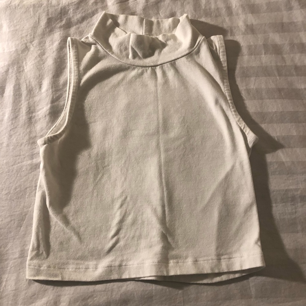 White CROP TOP